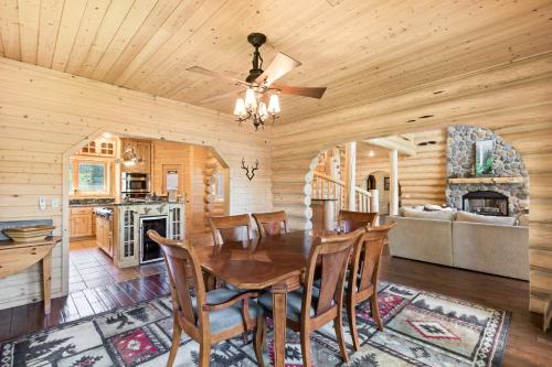 Antler Cove Log Home – Photos 5