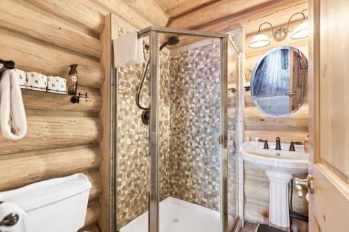 Gallery image of Antler Cove Log Home in Sagle