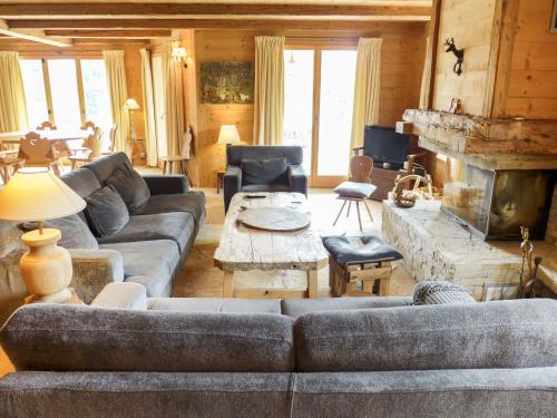 Gallery image of Chalet Les 3 Soeurs by Interhome in Villars-sur-Ollon