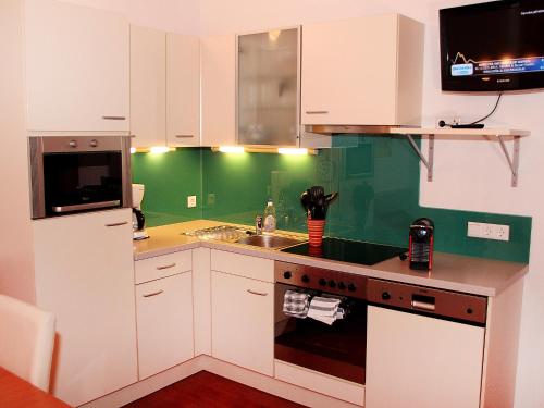 Dapur atau dapur kecil di Apartment Dahoam-2 by Interhome
