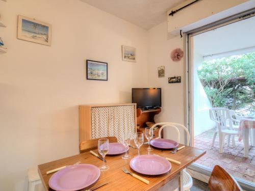 Studio Les Cyprianes-6 by Interhome