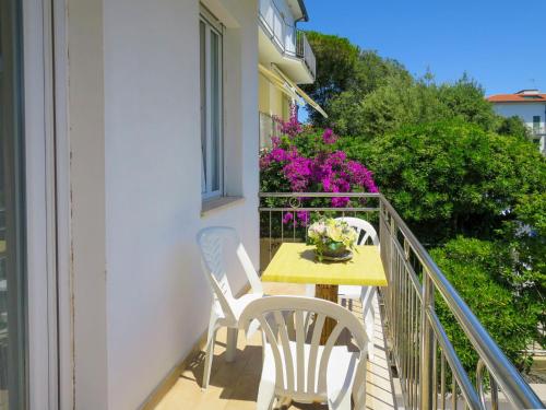 En balkong eller terrass på Apartment Levante by Interhome