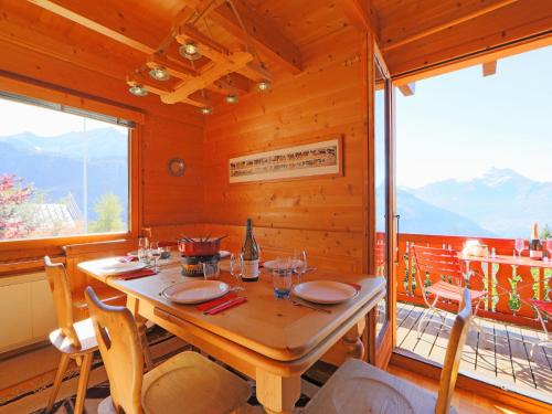 Gallery image of Chalet Zan-Fleuron by Interhome in Arveyes