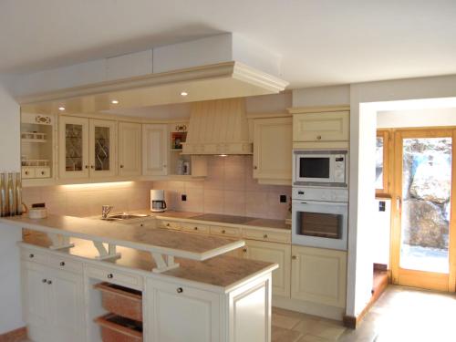 Chalet Belle Vue by Interhome