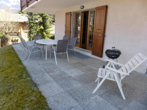 Apartment Le Miclivier B1 by Interhome