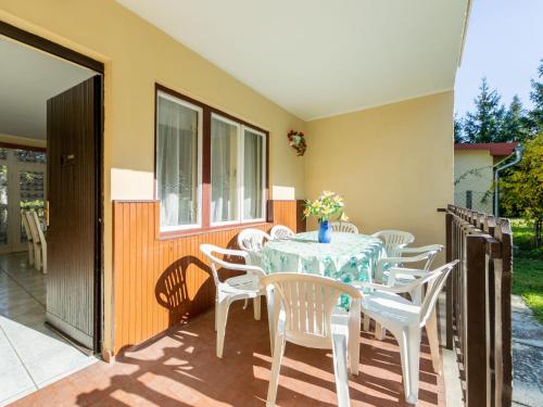 Fotografia z galérie ubytovania Holiday Home Rallye by Interhome v destinácii Balatonmáriafürdő