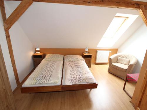 Кровать или кровати в номере Apartment U splavu 5 by Interhome