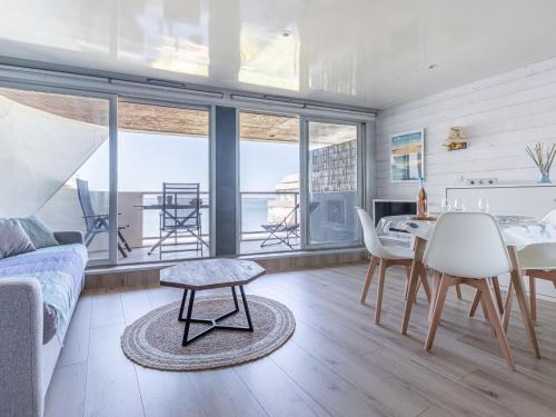 Studio Aquitania-4 by Interhome
