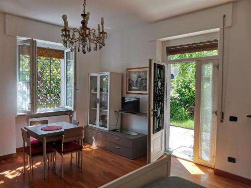 Televízia a/alebo spoločenská miestnosť v ubytovaní La Casa Del Quirino