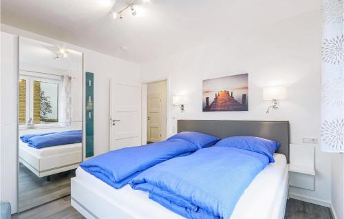 Ένα ή περισσότερα κρεβάτια σε δωμάτιο στο Lovely Apartment In Rechlin With Kitchen