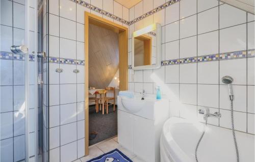 A bathroom at Holiday home Hangweg P