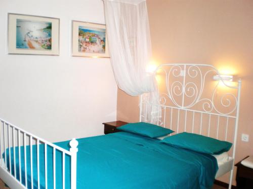 Posteľ alebo postele v izbe v ubytovaní Picturesque Villa in Limnos + Enclosed Garden + Sea View