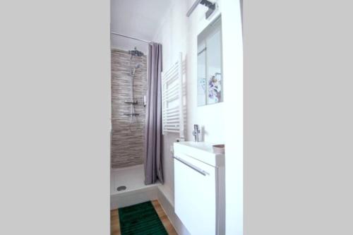 LA FABRIQUE GARE ST CHARLES - 2 balcons - 5min de la Gare - by experienceimmo photo 31