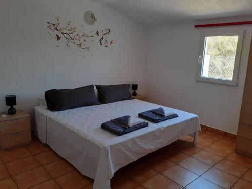 Katil atau katil-katil dalam bilik di Casa Rural Los Tres Amigos for holidays and business