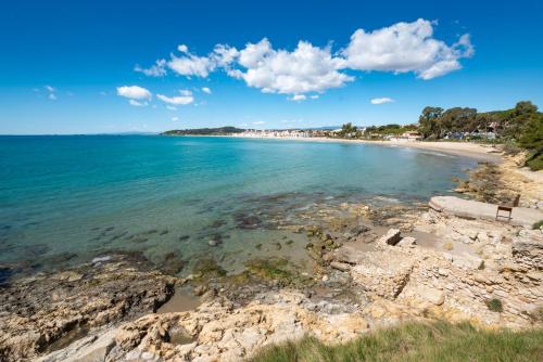 May Altafulla Beach Boutique Hotel — Beach