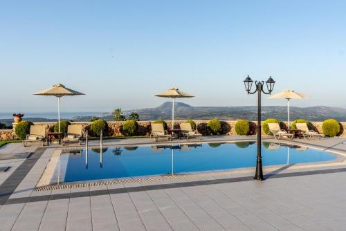 Piscina en o cerca de Ktima Edem
