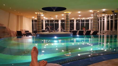A piscina localizada em Studio mit Seeblick ou nos arredores