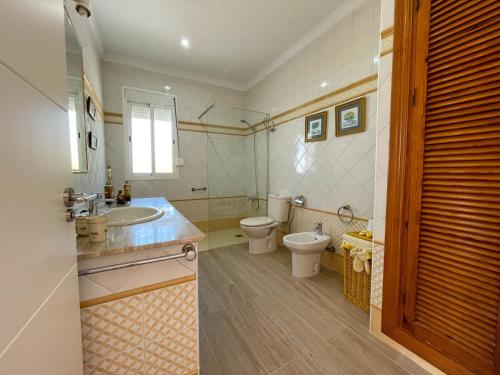 Ένα μπάνιο στο Villa Leza