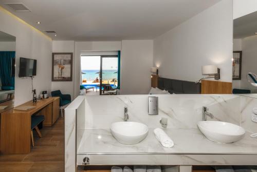 Fotografie z fotogalerie ubytování Cavo Orient Beach Hotel & Suites v destinaci Tragaki