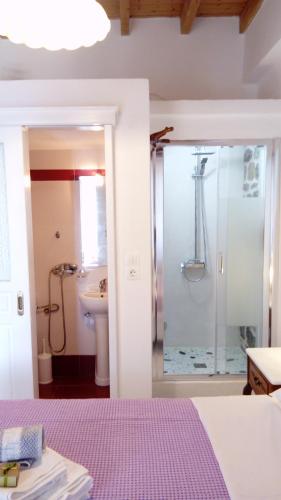 Koupelna v ubytování Zacharoula Rooms