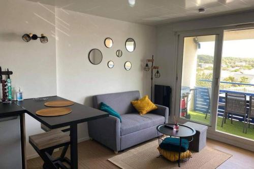 Appartement T2 rénové dans résidence avec piscine