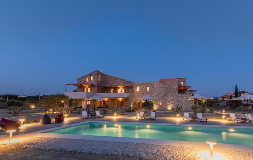 Bazén v ubytování Abeloessa Methonian Hospitality nebo v jeho okolí