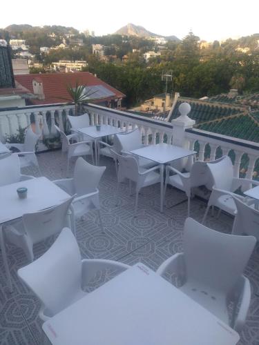 Nespecifikovaný výhled na hory nebo výhled na hory při pohledu z hostelu