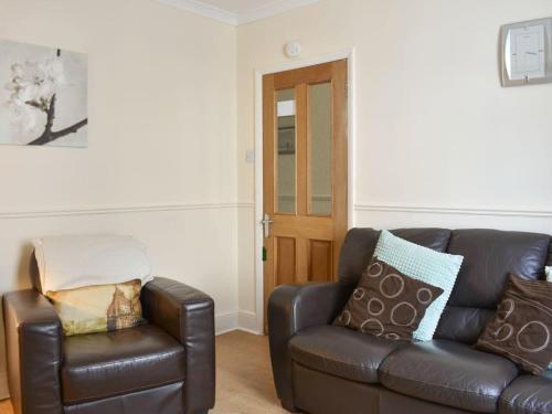 A seating area at Seaside Escape 