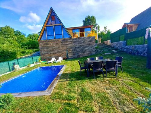 The swimming pool at or close to Dorabungalov