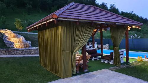 Piscina a Villa Panorama o a prop