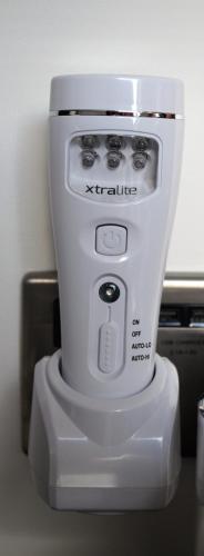 a white blender sitting on top of a counter at THE HIDEAWAY - LUXURY SELF CATERING COASTAL APARTMENT with PRIVATE ENTRANCE & KEY BOX ENTRY JUST A FEW MINUTES WALK TO THE BEACH, SOLENT WAY WALK, SHOPS and many EATERIES & BARS - FREE OFF ROAD PARKING,FULL KITCHEN, LOUNGE,BEDROOM , BATHROOM & WI-FI in Lymington
