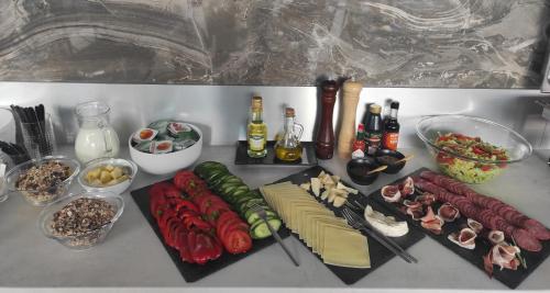 Φαγητό σε αυτό το διαμέρισμα ή κάπου εκεί κοντά
