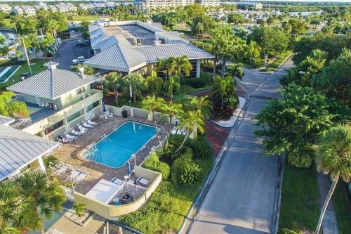 Πισίνα στο ή κοντά στο Little Harbor Resort #202 Tampa Bay FL Beach, Hot Tub, Pools