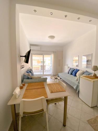 Beachfront Cozy Apartment
