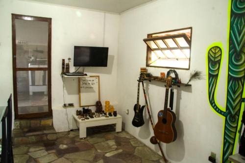 Televizors / izklaižu centrs naktsmītnē Hostel Portal do Pati