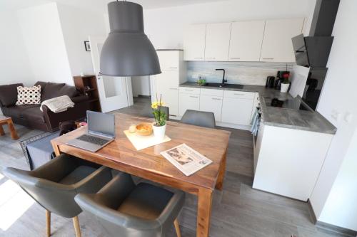 Kuchyň nebo kuchyňský kout v ubytování Ferienhaus im Angerdorf