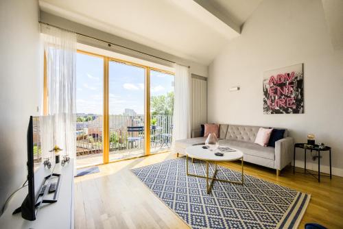 Canalview Townhouse by Empower Homes, Coventry, Marea Britanie