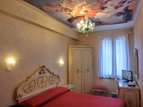 Gallery image of Hotel Diana in Venice