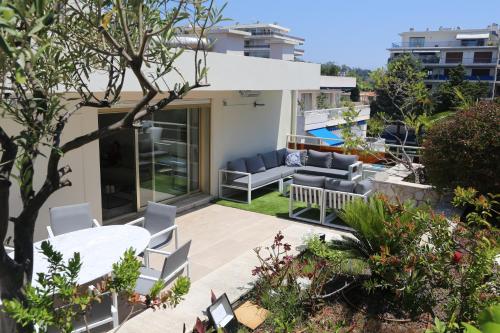 ROOFTOP CROISETTE/ALEXANDRE III