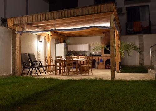 Patio nebo venkovní prostory v ubytování Vila Ozzy