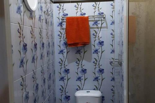 Kupatilo u objektu Guest House Syariah LP3B Brebes RedPartner