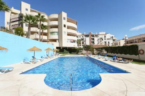 Chic Beachfront Flat with Amazing Sea Views and Private Indoor Parking