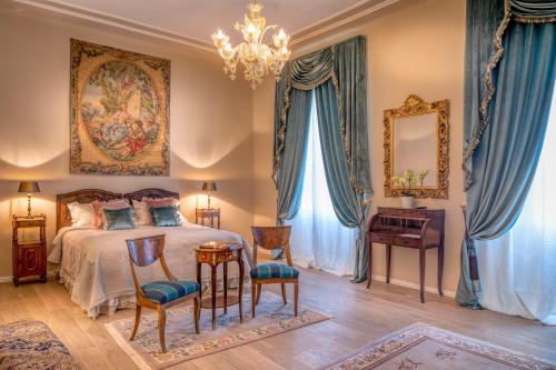A seating area at Palazzo Cavagna Sangiuliani