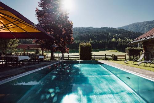 Swimmingpoolen hos eller tæt på BERGZEIT by seven