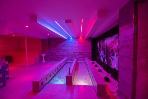 White Apartments & Spa – Photos 3