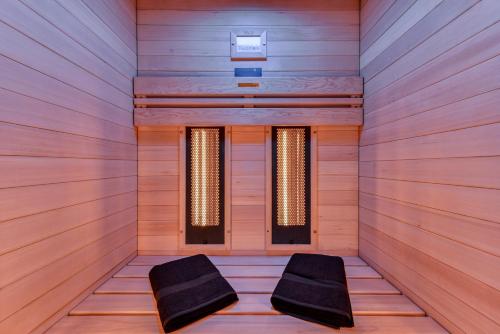 Les Gîtes de Laure - O Lit Divin, Instant de volupté, BALNEO SAUNA, Climatisation, 160m de la Cité Médiévale
