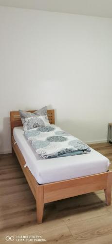Postel nebo postele na pokoji v ubytování Monteurwohnung 1 Bitterfeld