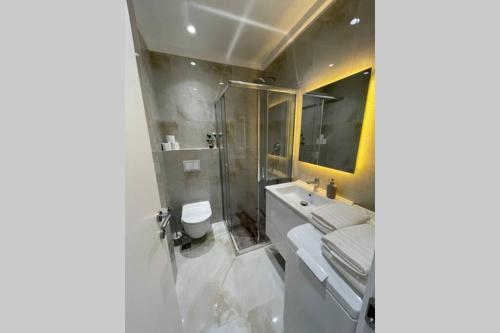 Golden Seaview Apartment - Imazhi 8