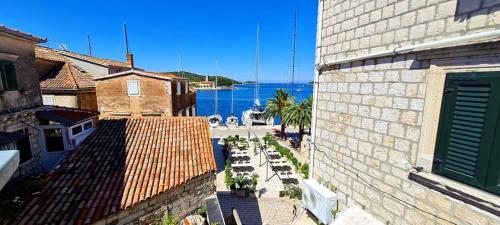 a view of the ocean from a building at Bed & Breakfast Dionis Vis in Vis