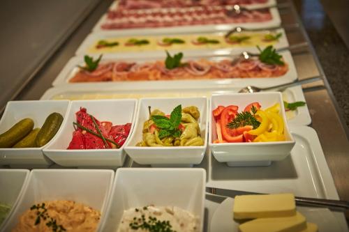 ホテルの敷地内または近くでの食事または食べ物